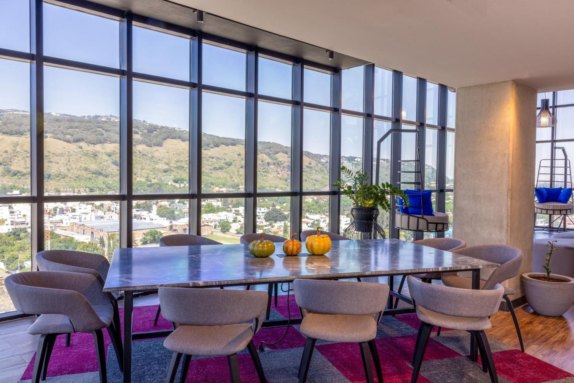 Hotel Aloft Guadalajara Sur à Santa Anita  Extérieur photo